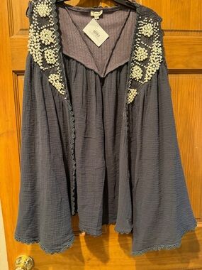 NWT! Pol Sz L Embroidered Pearl-Accent Boho sleeveless Cardigan - Slate Gray